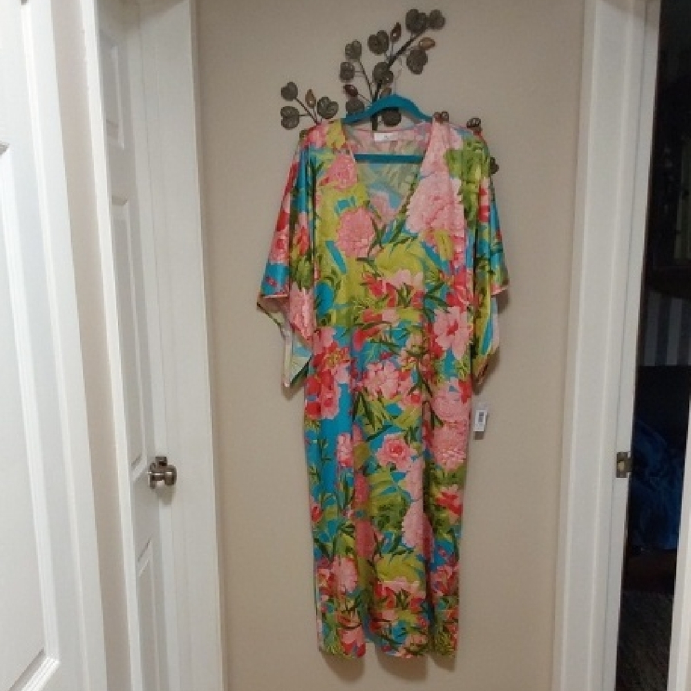 Natori Pink and Green Floral Kimono